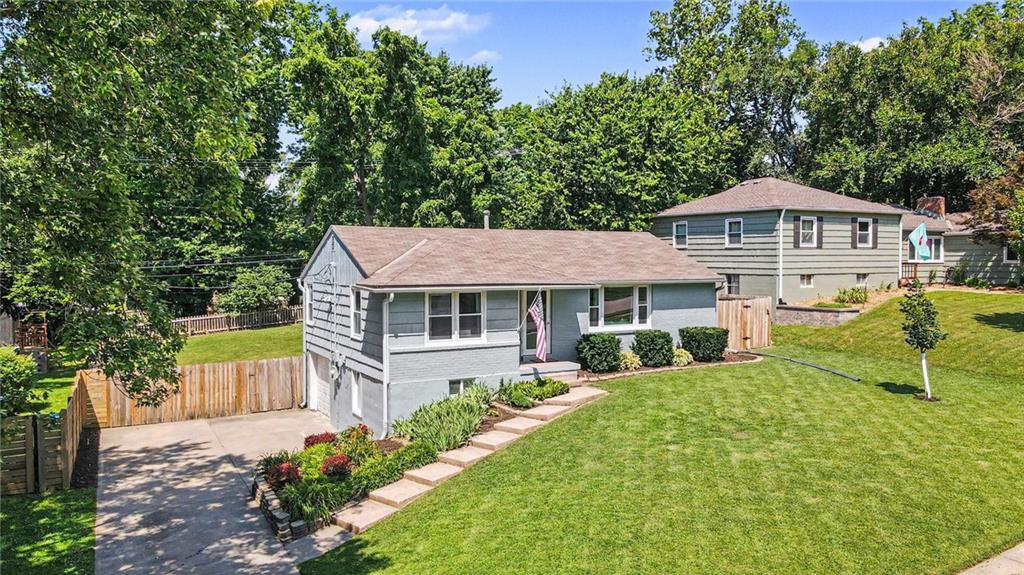 Listing Photo MLS #HMS2630371