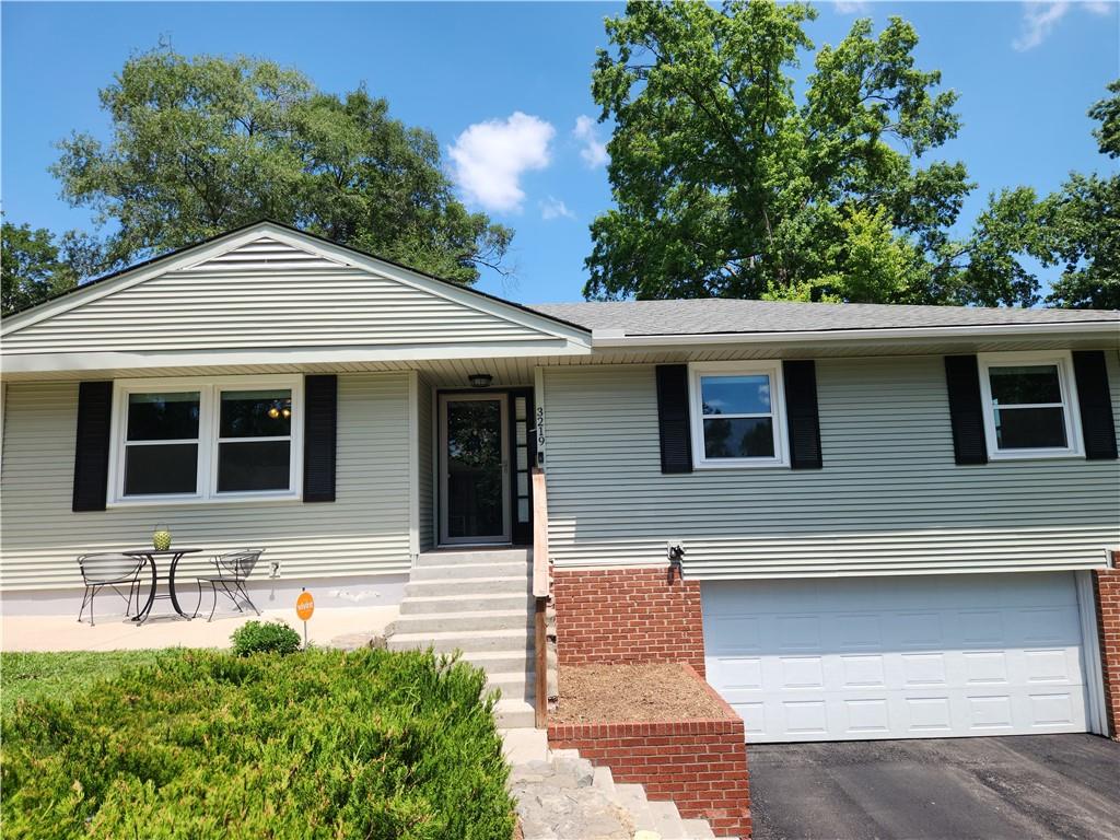 Listing Photo MLS #HMS2630875