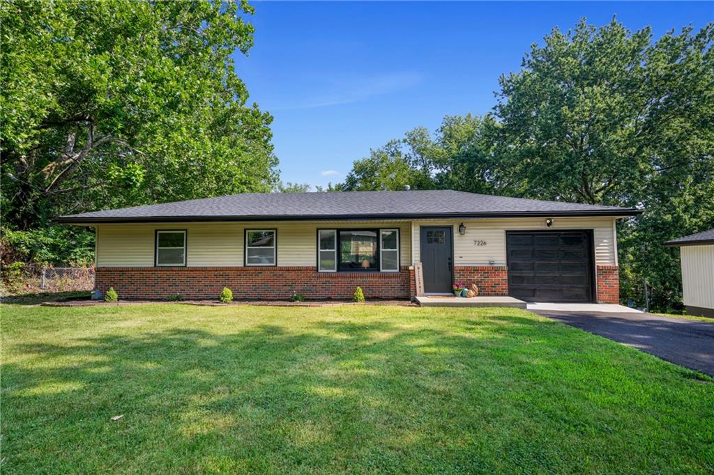 Listing Photo MLS #HMS2631402