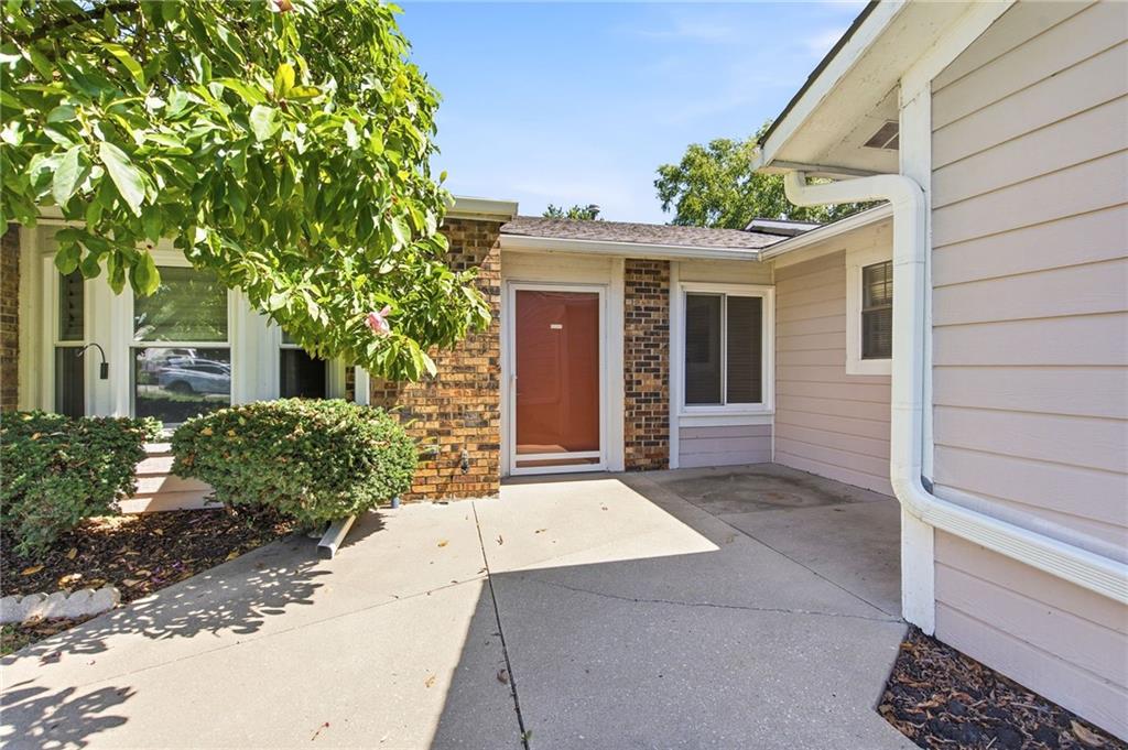 Listing Photo MLS #HMS2631699
