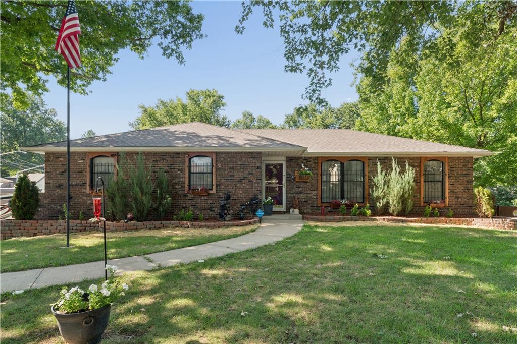 Listing Photo MLS #HMS2632106