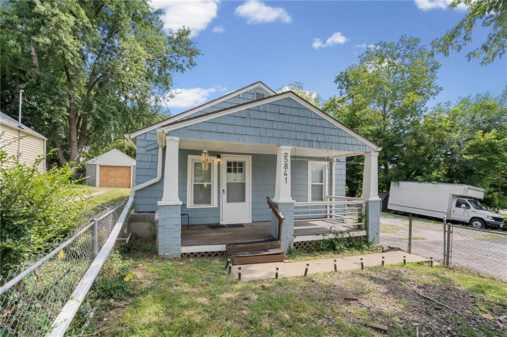 Listing Photo MLS #HMS2632133