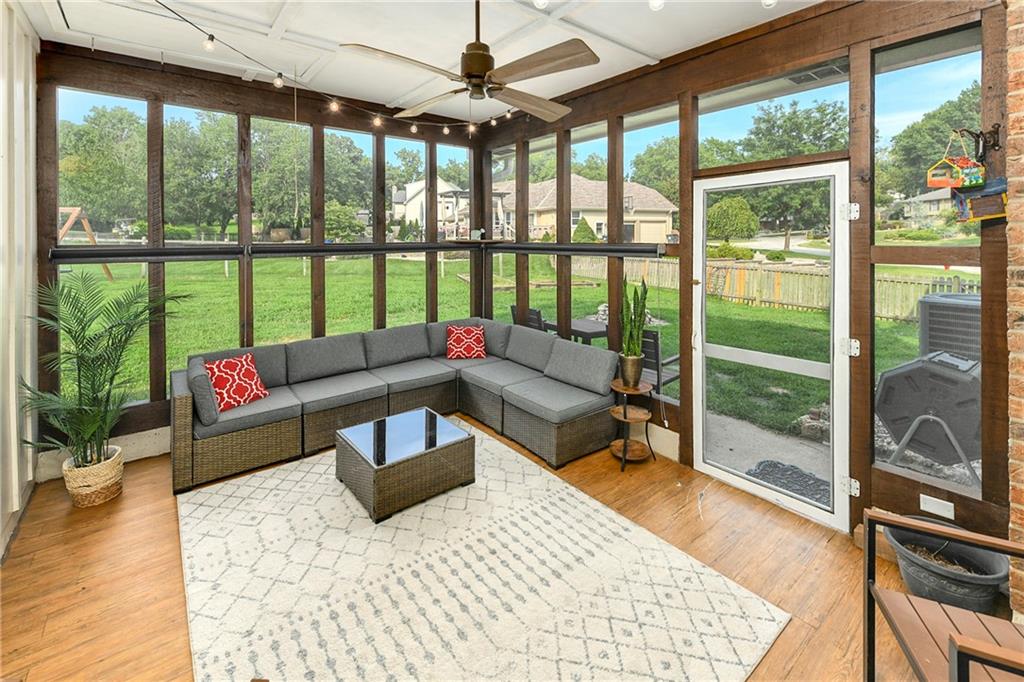 Listing Photo MLS #HMS2633113