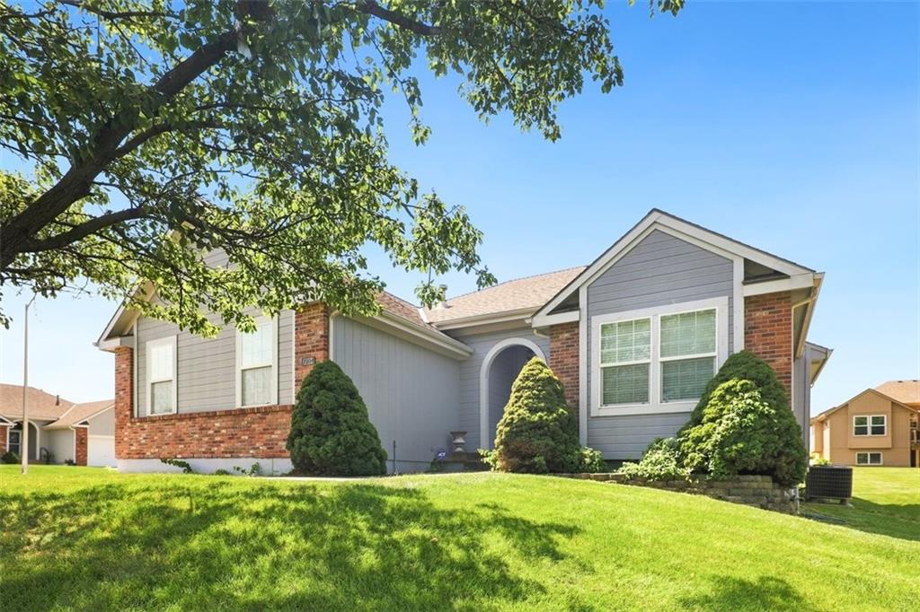 Listing Photo MLS #HMS2633235