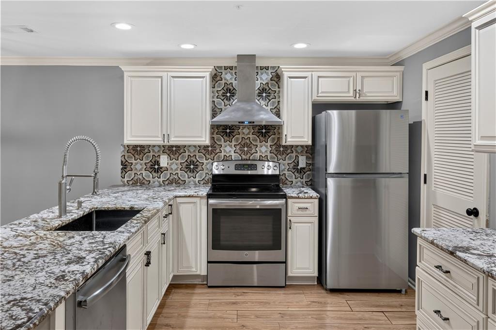 Listing Photo MLS #HMS2633287