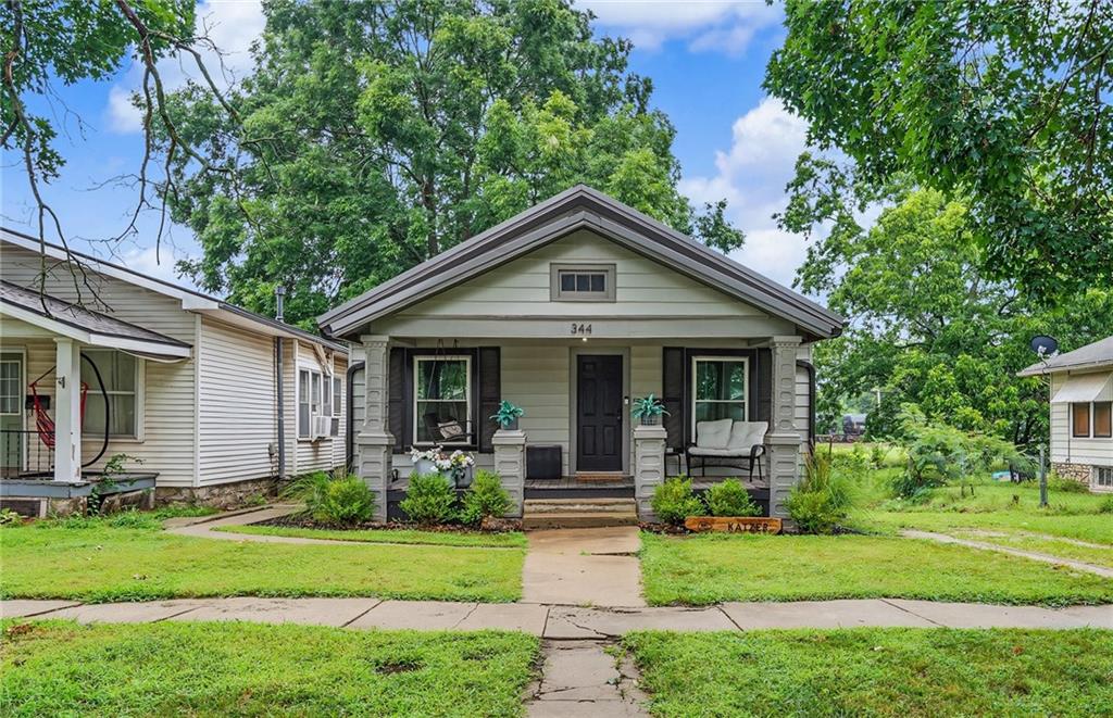 Listing Photo MLS #HMS2633673