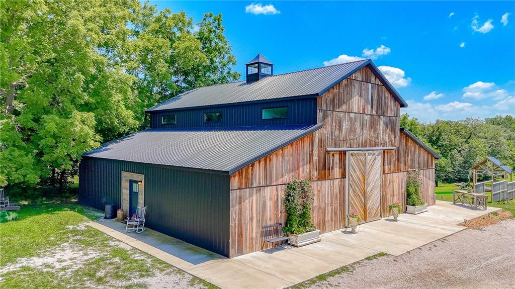 Listing Photo MLS #HMS2633688
