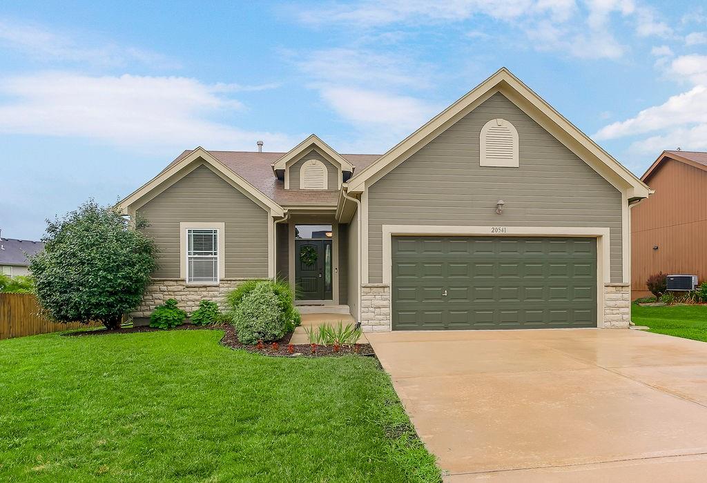 Listing Photo MLS #HMS2633721