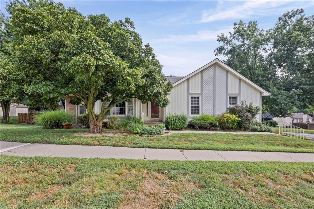 Listing Photo MLS #HMS2633927