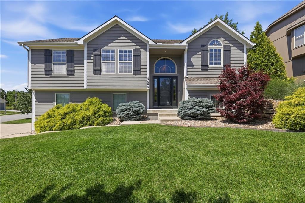 Listing Photo MLS #HMS2634036