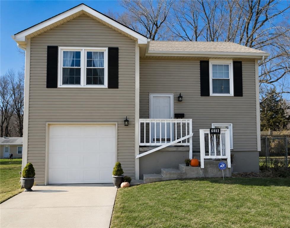 Listing Photo MLS #HMS2634103