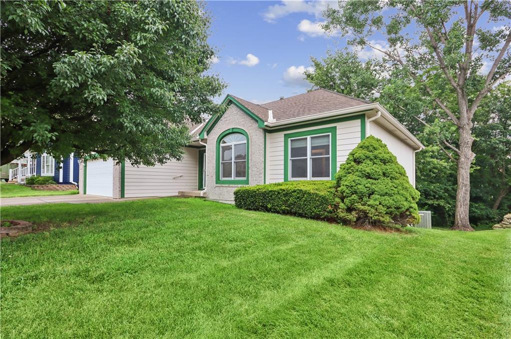 Listing Photo MLS #HMS2634191