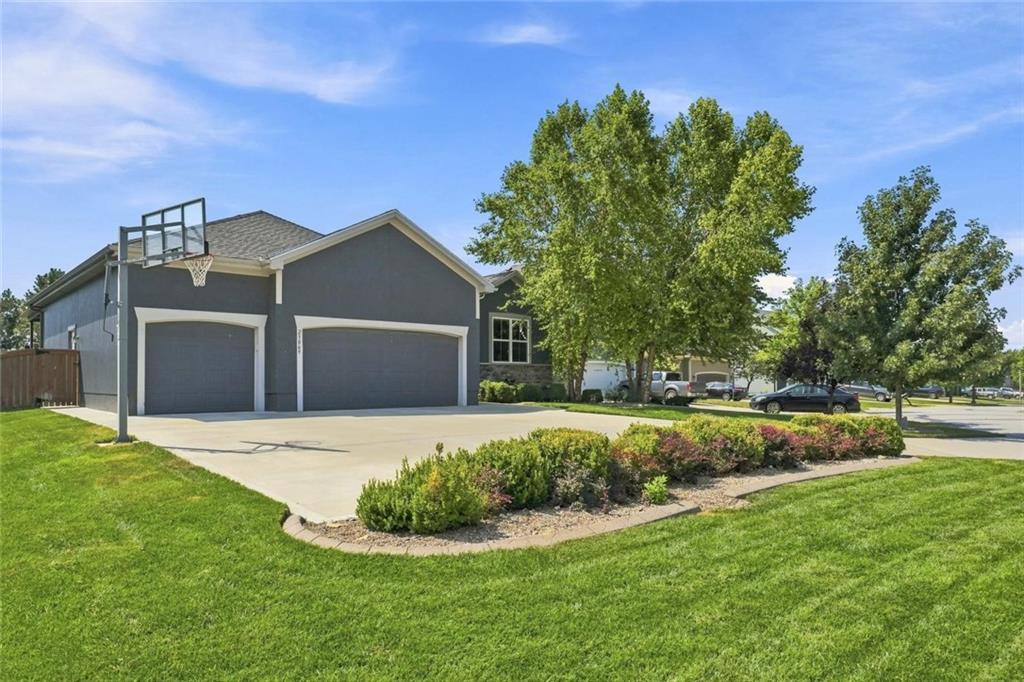 Listing Photo MLS #HMS2634314