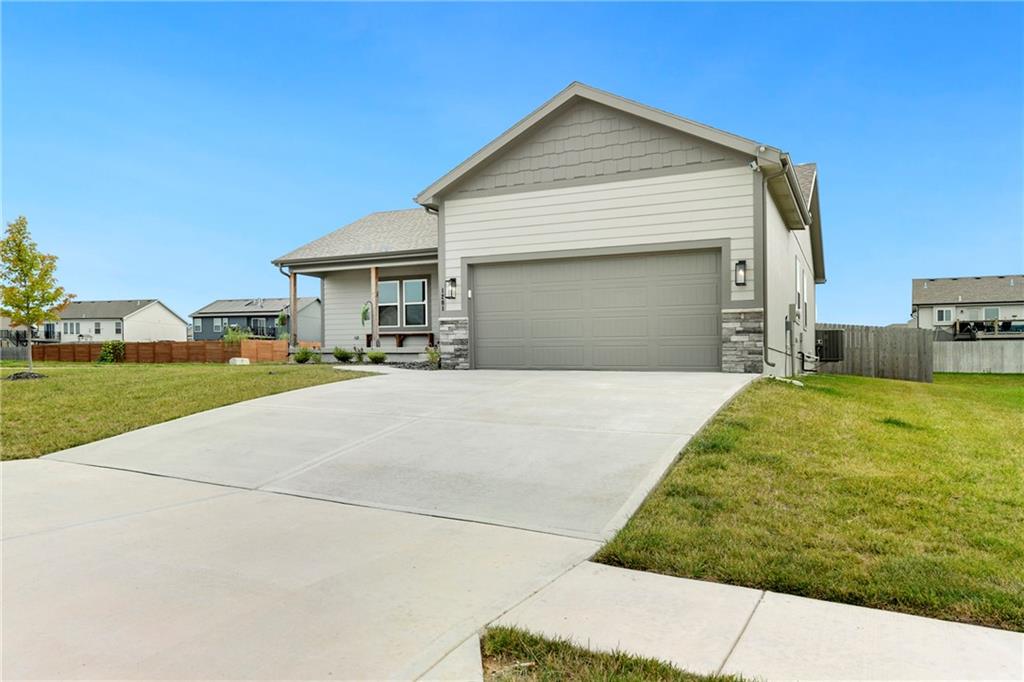 Listing Photo MLS #HMS2634421
