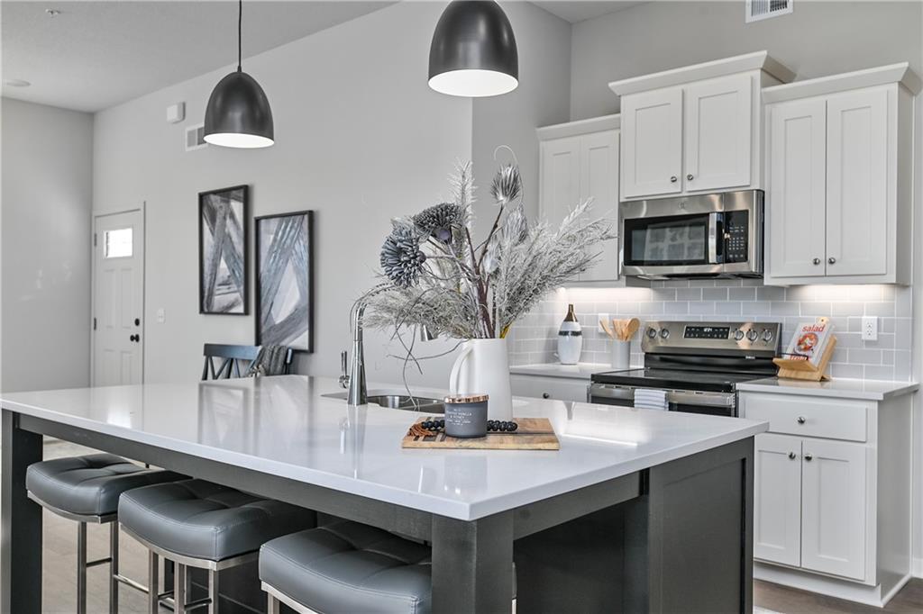 Listing Photo MLS #HMS2634538