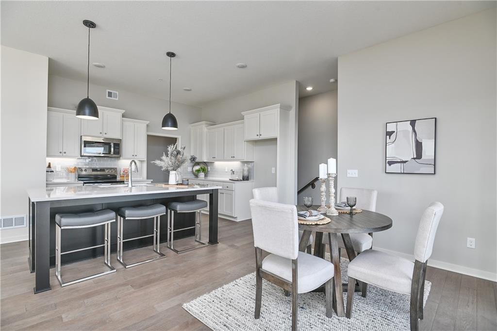 Listing Photo MLS #HMS2634548