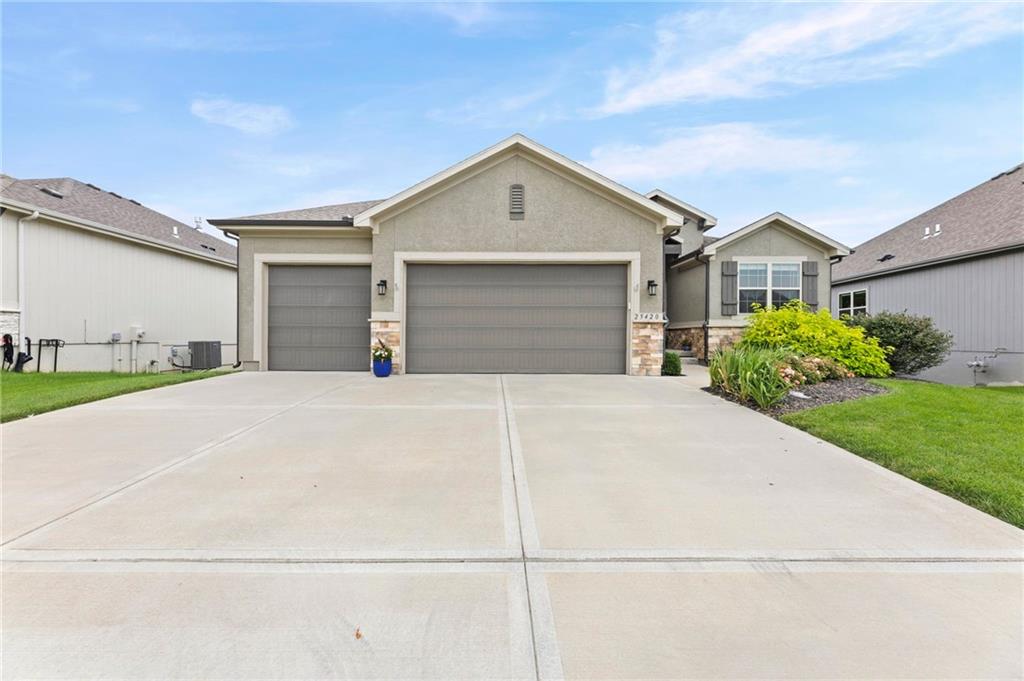 Listing Photo MLS #HMS2634878