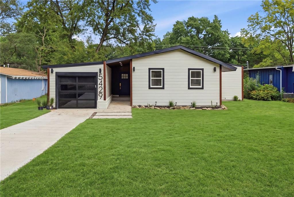 Listing Photo MLS #HMS2634907