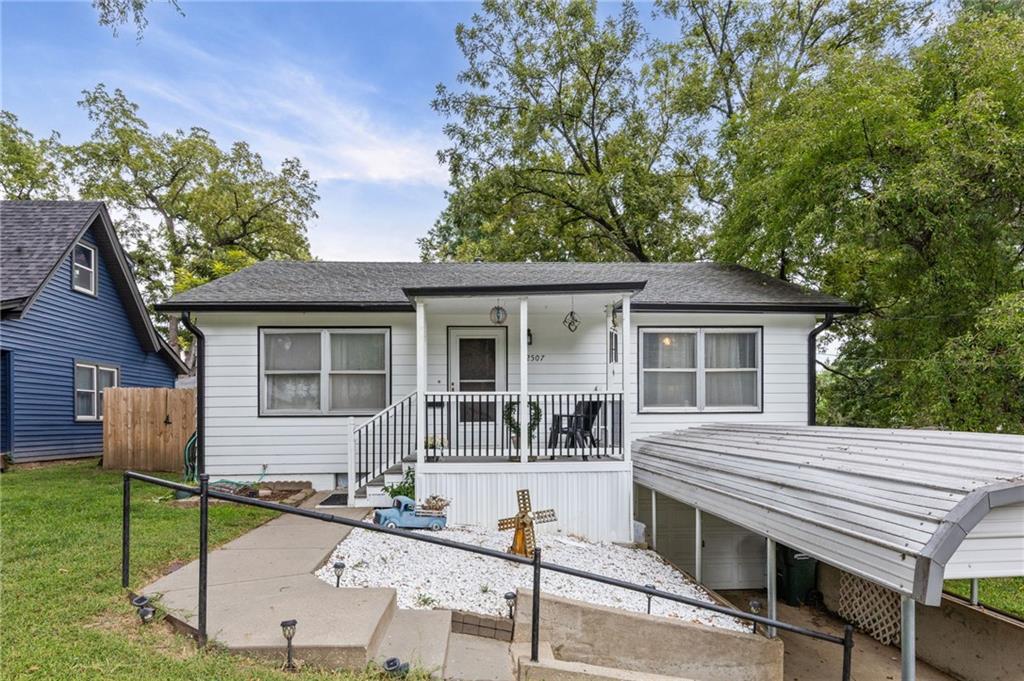 Listing Photo MLS #HMS2634931