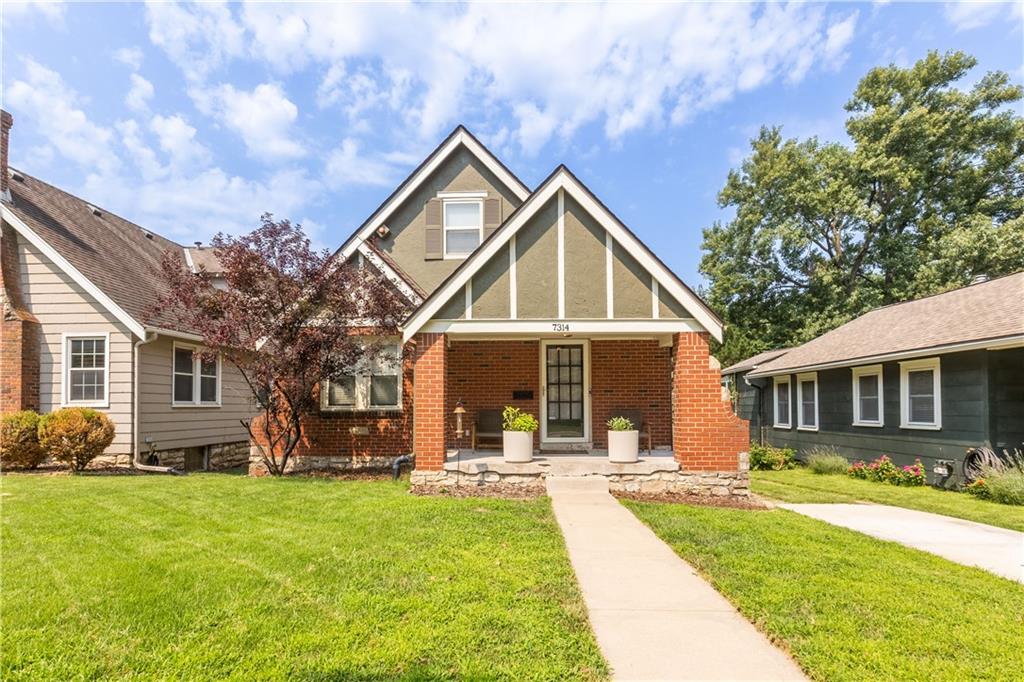 Listing Photo MLS #HMS2635042