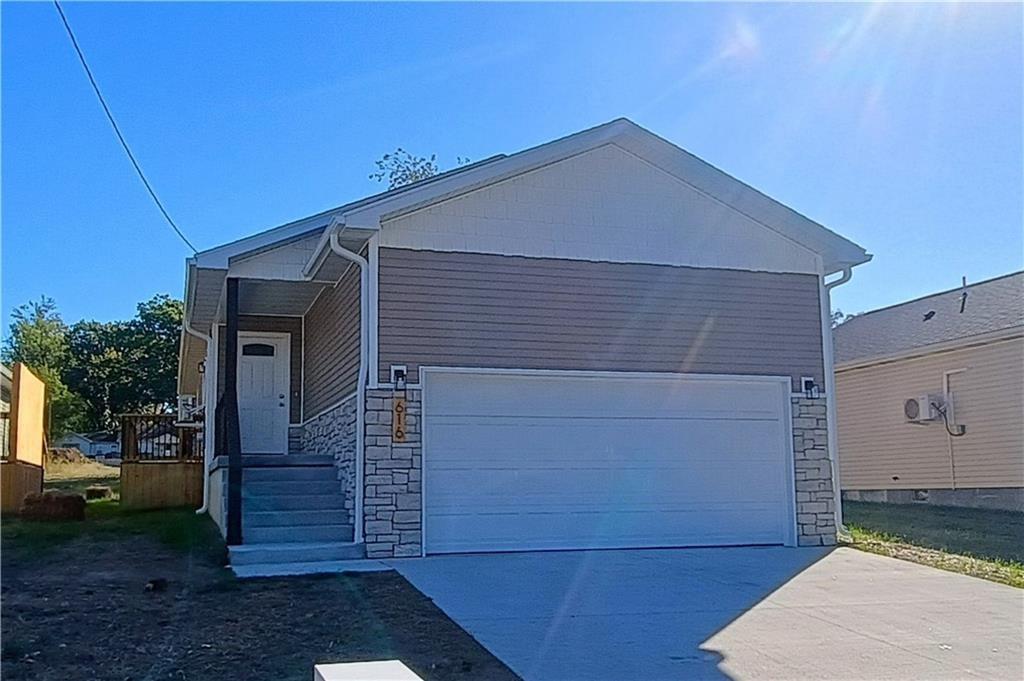Listing Photo MLS #HMS2635101