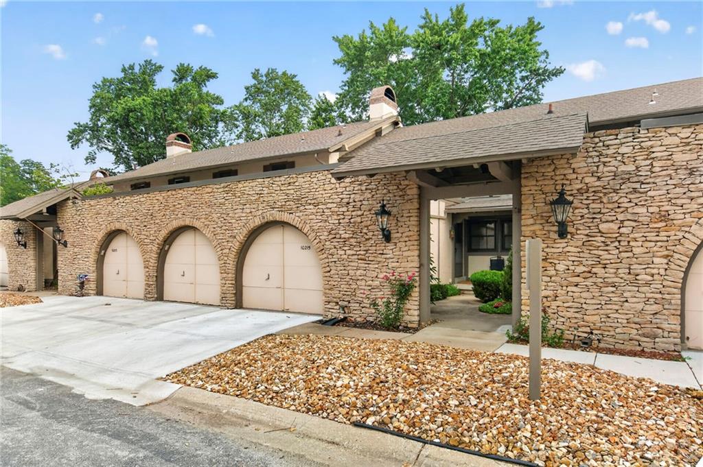 Listing Photo MLS #HMS2635130