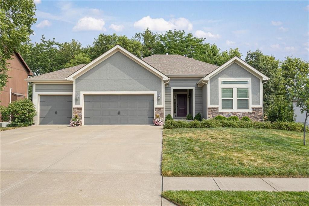 Listing Photo MLS #HMS2635229