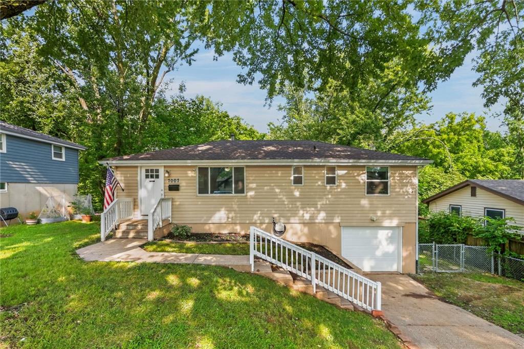 Listing Photo MLS #HMS2635267