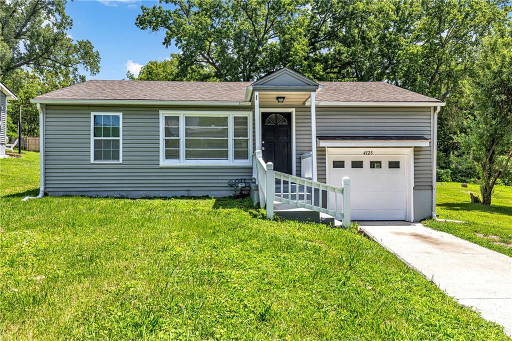 Listing Photo MLS #HMS2635306