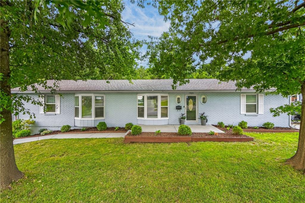 Listing Photo MLS #HMS2635529