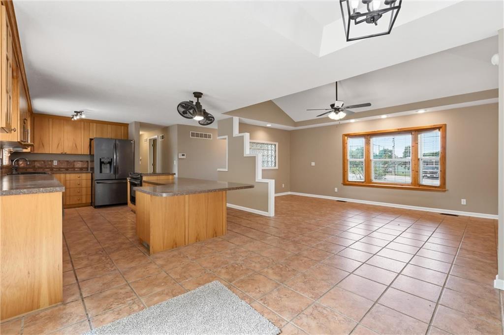 Listing Photo MLS #HMS2635793