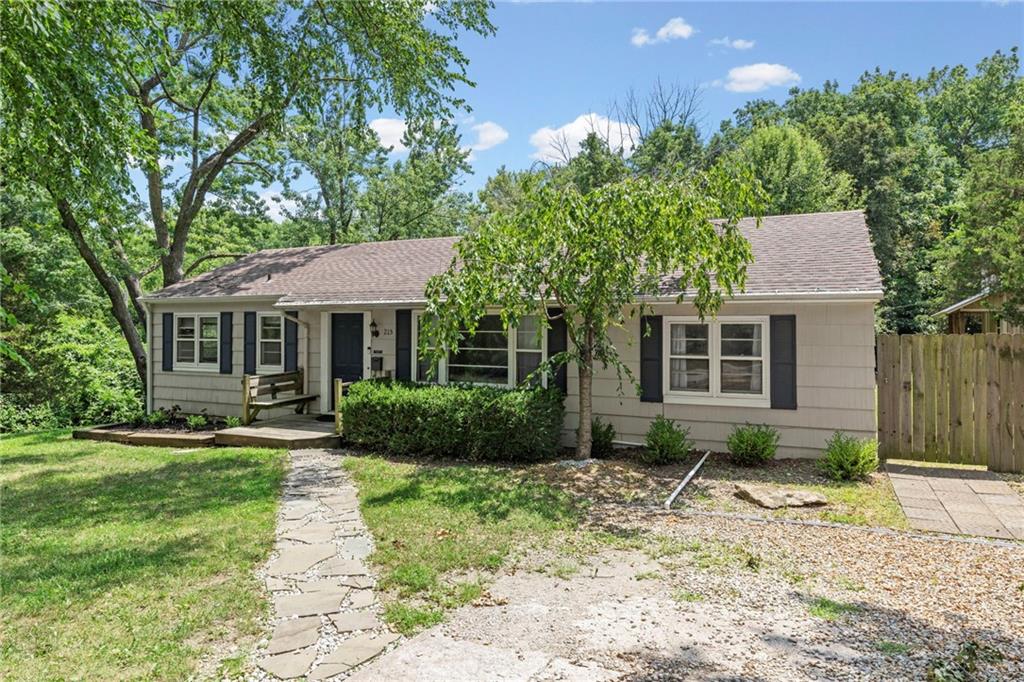 Listing Photo MLS #HMS2635900