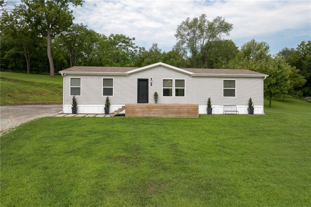 Listing Photo MLS #HMS2635901
