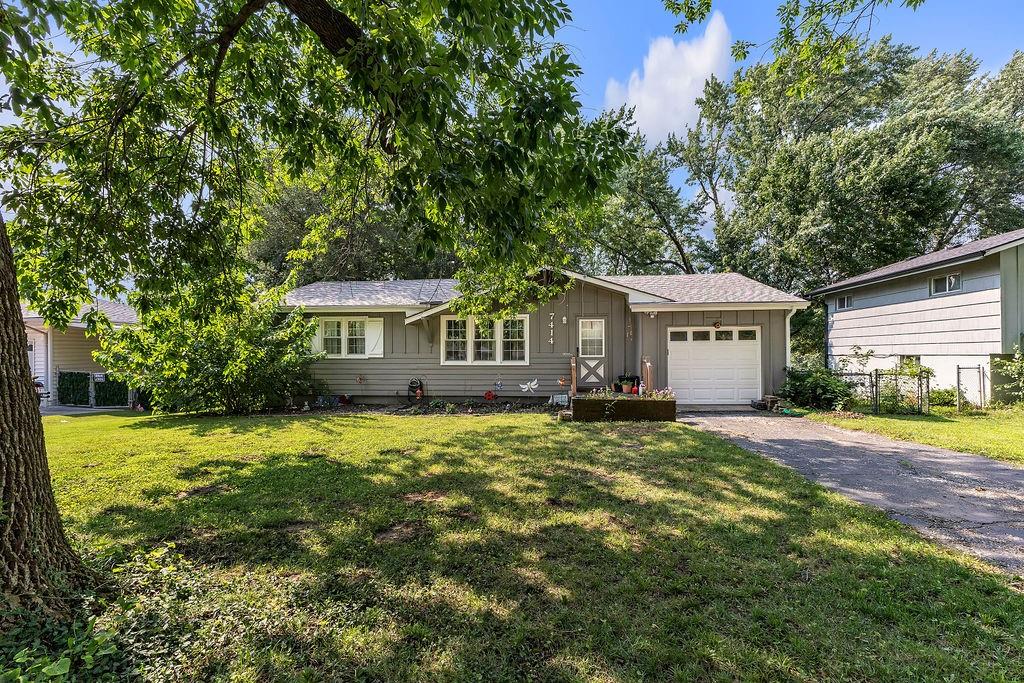 Listing Photo MLS #HMS2636076