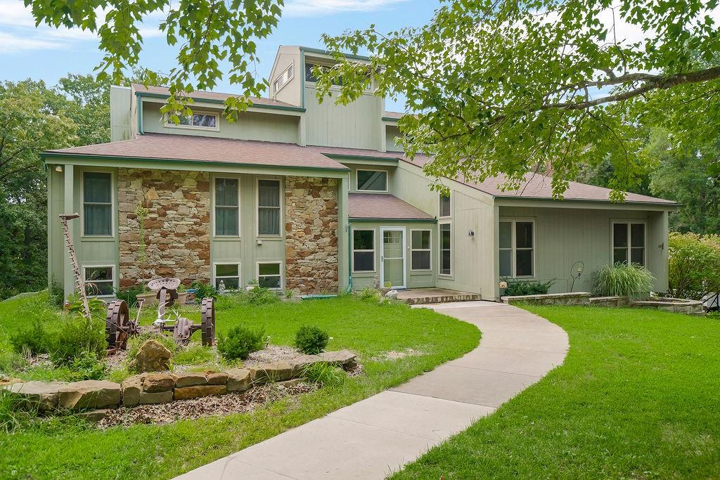 Listing Photo MLS #HMS2636311