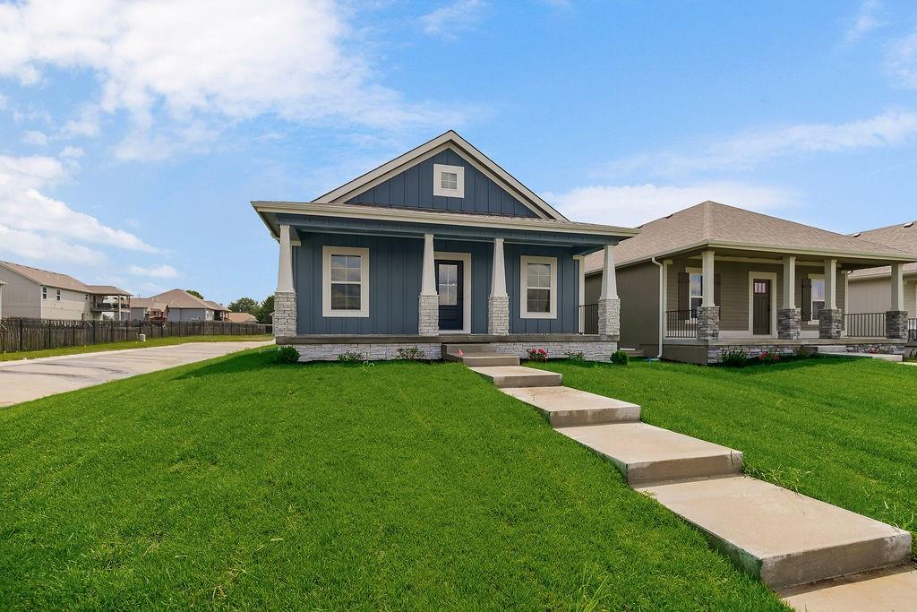 Listing Photo MLS #HMS2636877