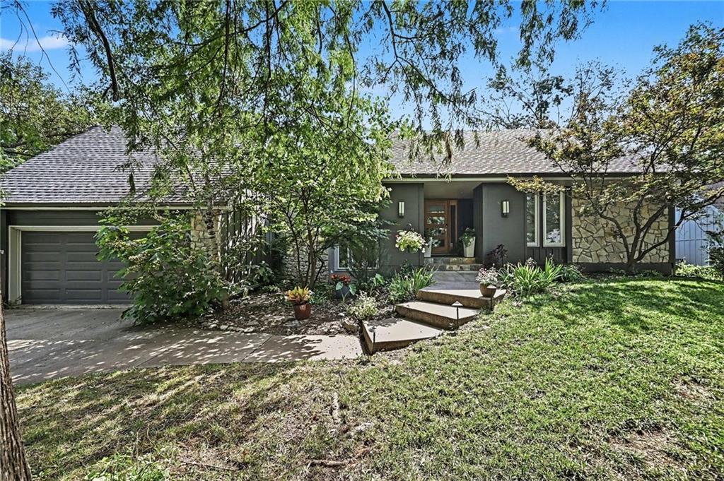 Listing Photo MLS #HMS2636961