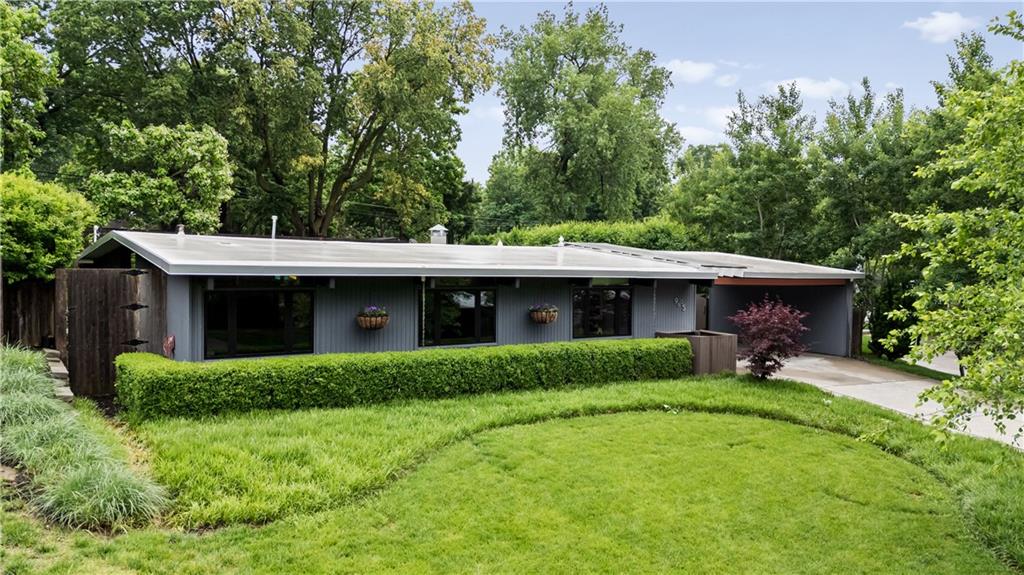 Listing Photo MLS #HMS2637147