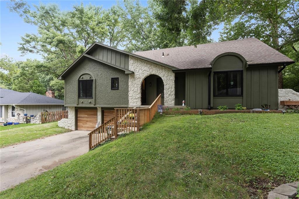Listing Photo MLS #HMS2637157