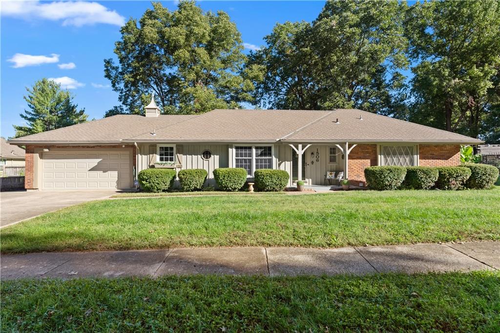Listing Photo MLS #HMS2637274
