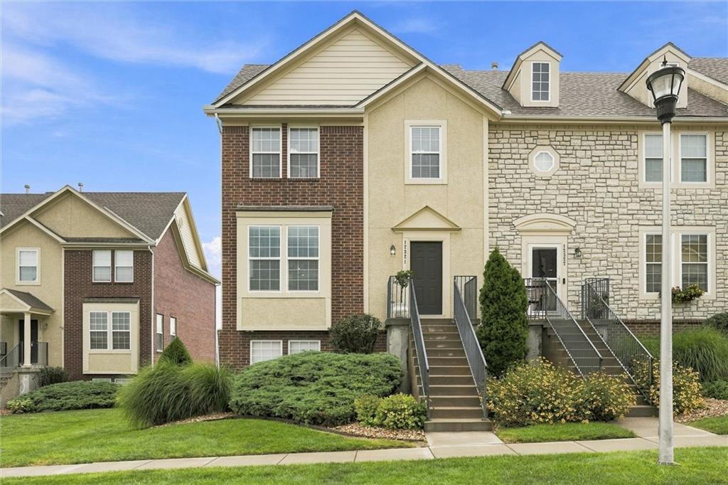 Listing Photo MLS #HMS2637435