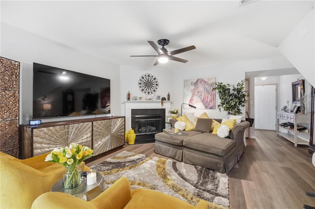 Listing Photo MLS #HMS2637459