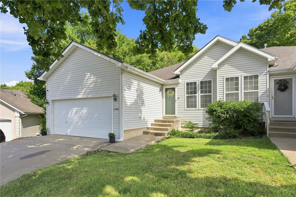 Listing Photo MLS #HMS2637505