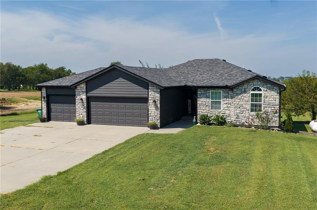 Listing Photo MLS #HMS2637616