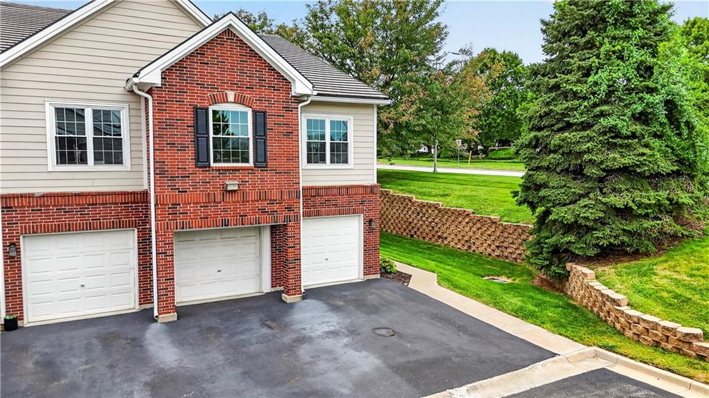 Listing Photo MLS #HMS2637665