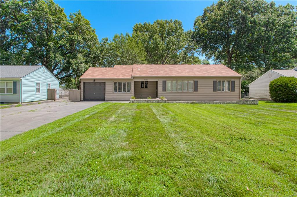 Listing Photo MLS #HMS2637960