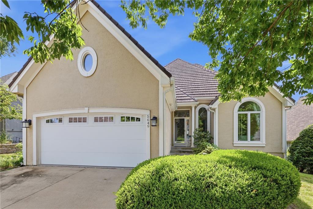 Listing Photo MLS #HMS2637991