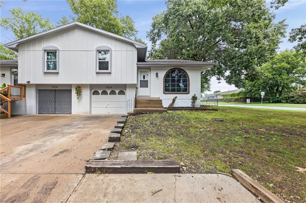 Listing Photo MLS #HMS2638021