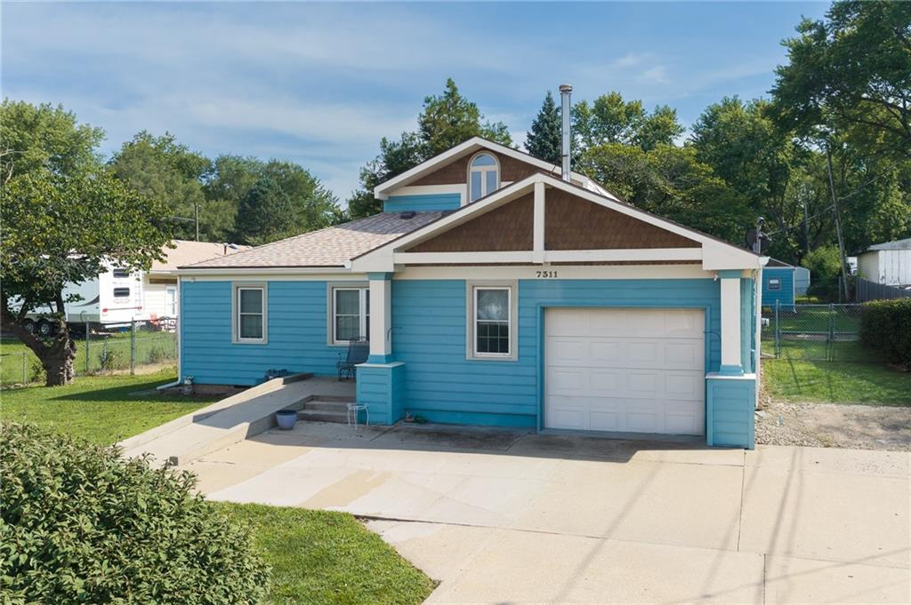 Listing Photo MLS #HMS2638157