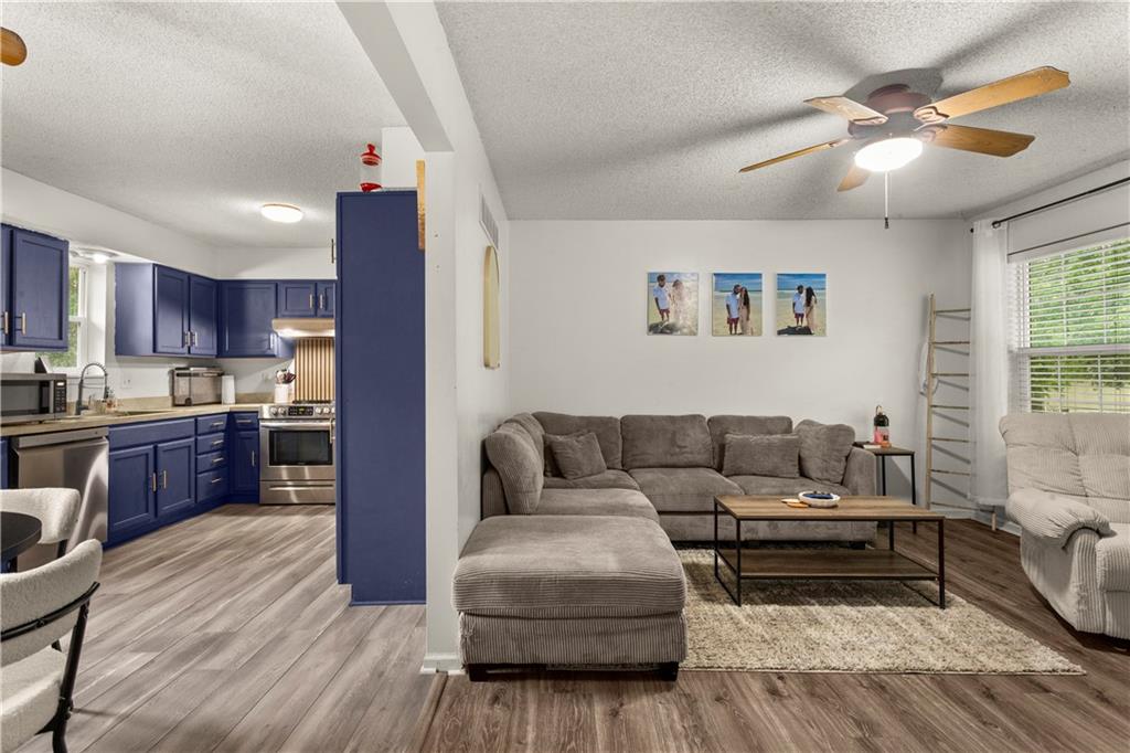 Listing Photo MLS #HMS2638422